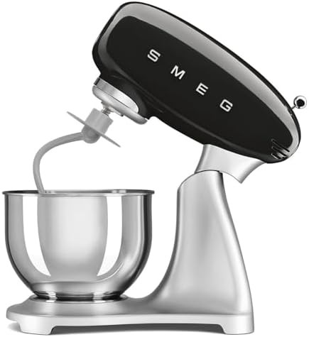 Classico five quart mixer in black